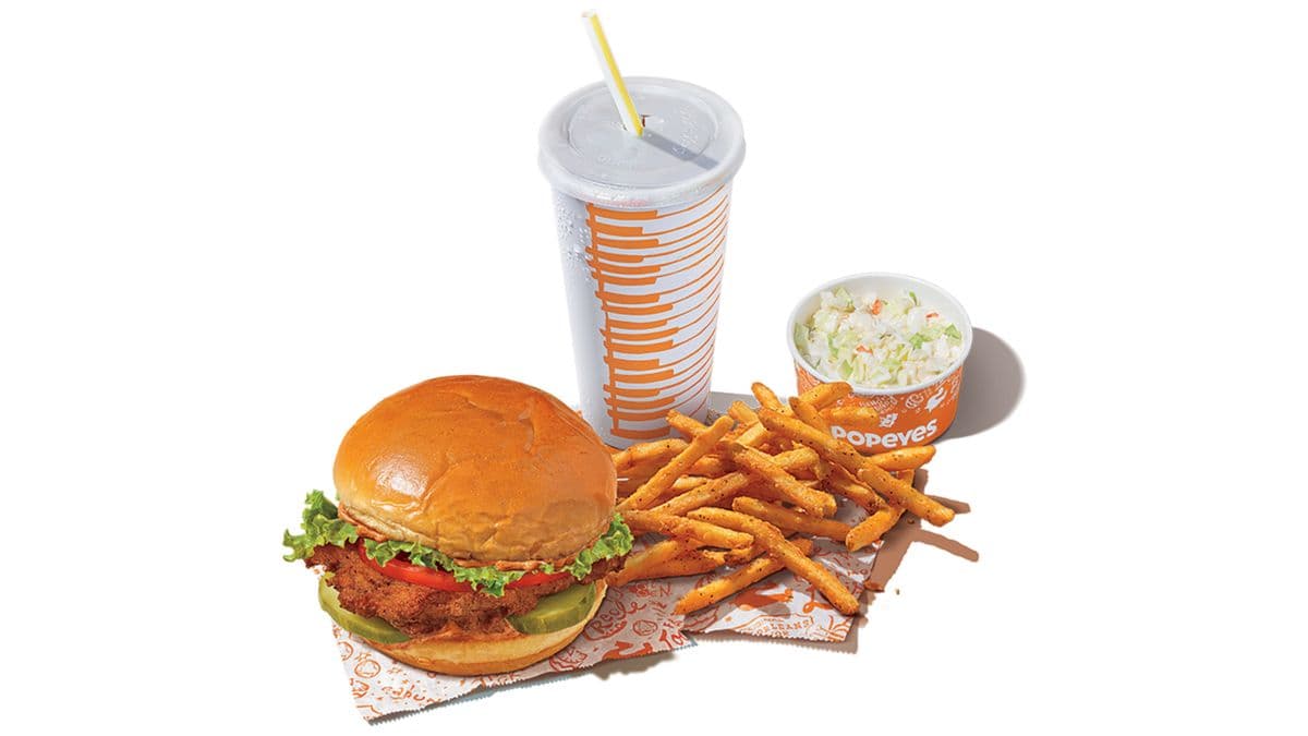 Spicy Deluxe Blackened Chicken Sandwich Large Combo