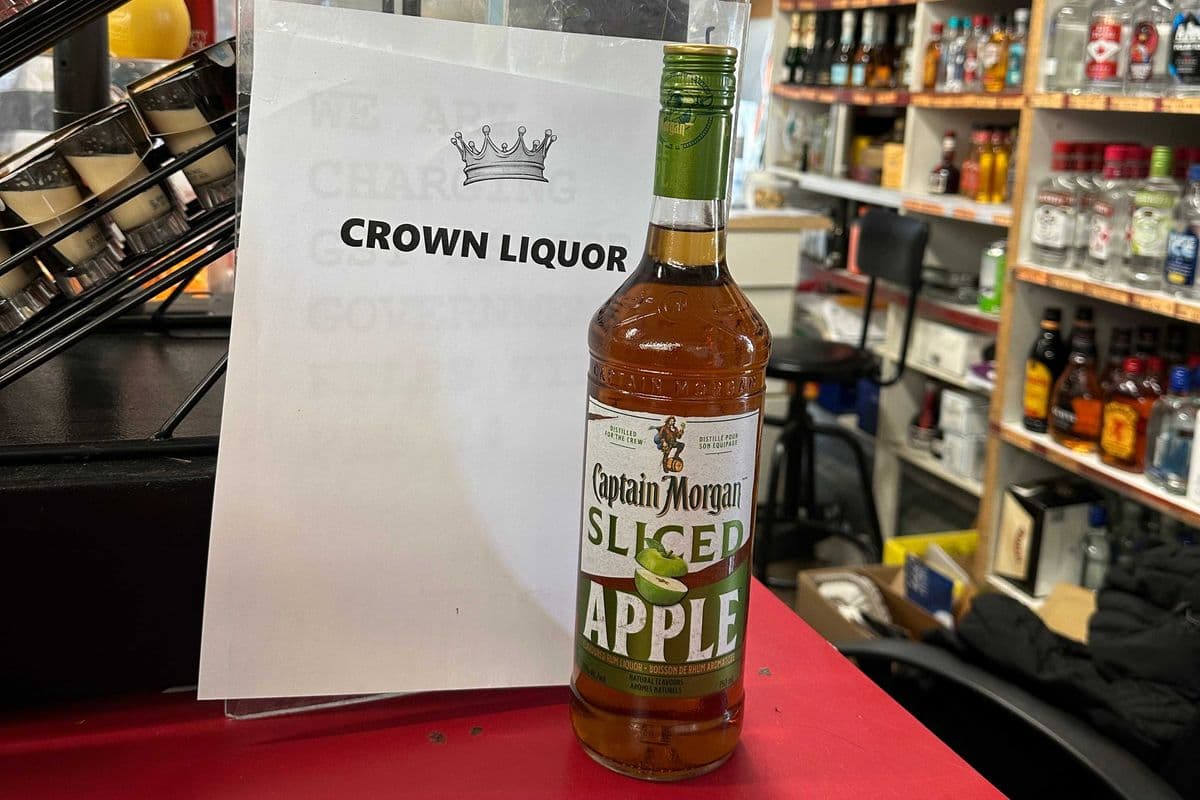 CAPTAIN MORGAN SLICED APPLE (1 x 750ml)