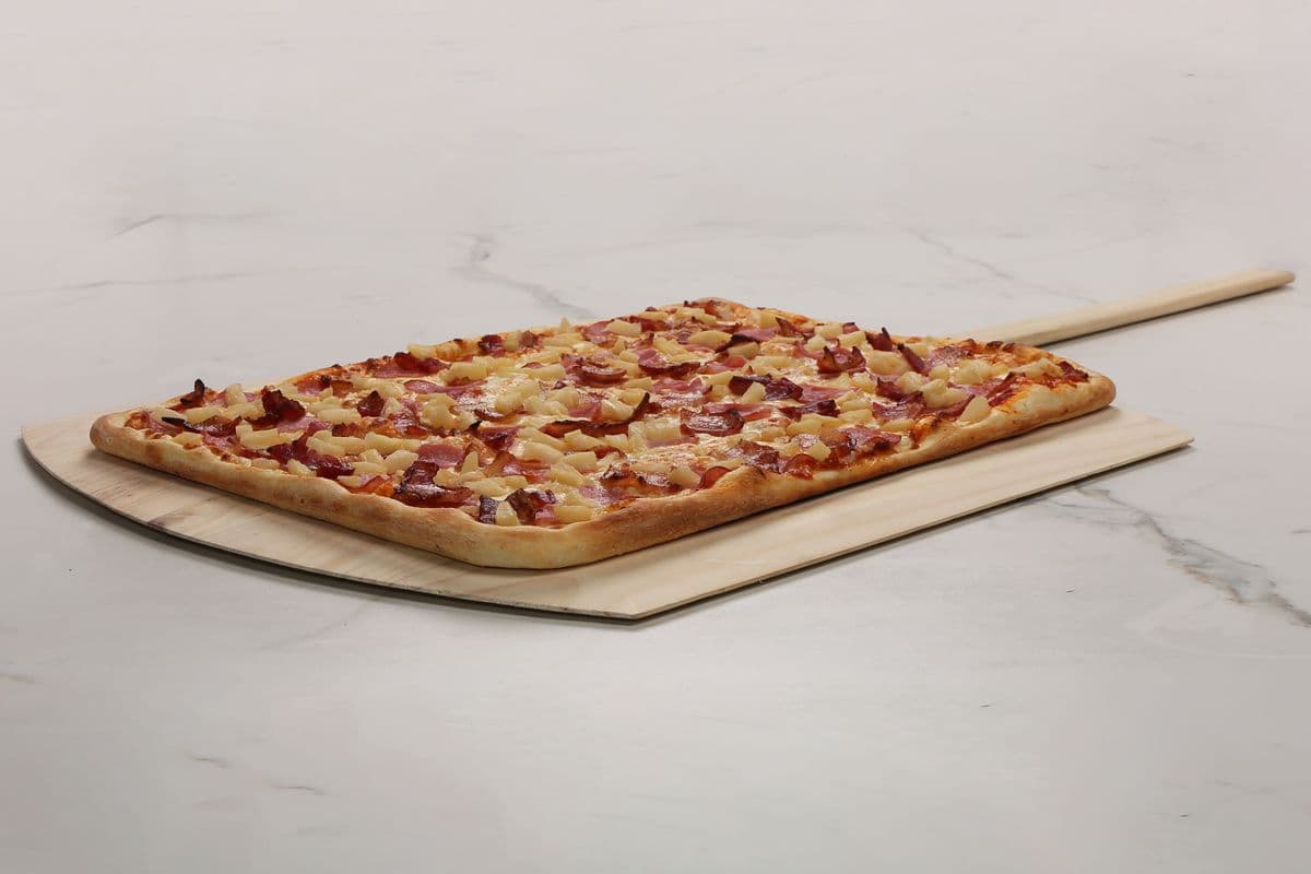 21'' x 15'' Party Provolone Hawaiian Gourmet Pizza (24 Slices)