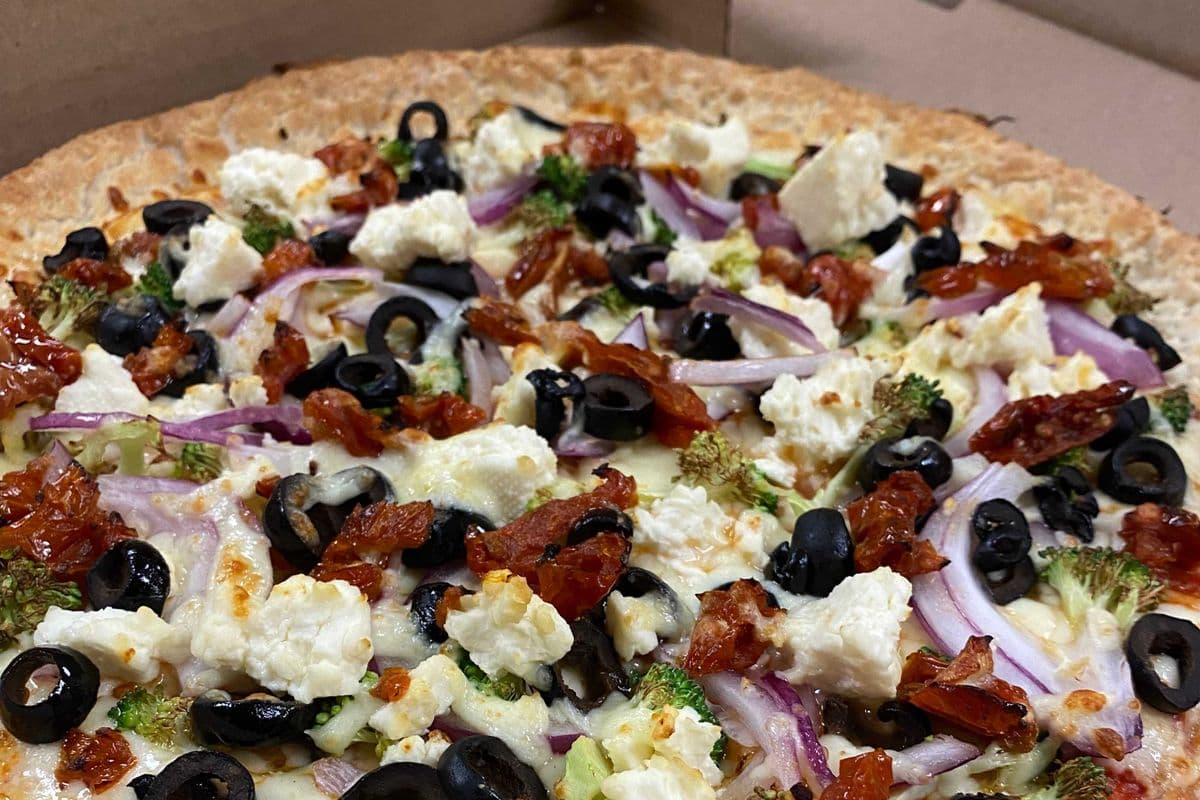 Large Mediterranean House Choice Pizza