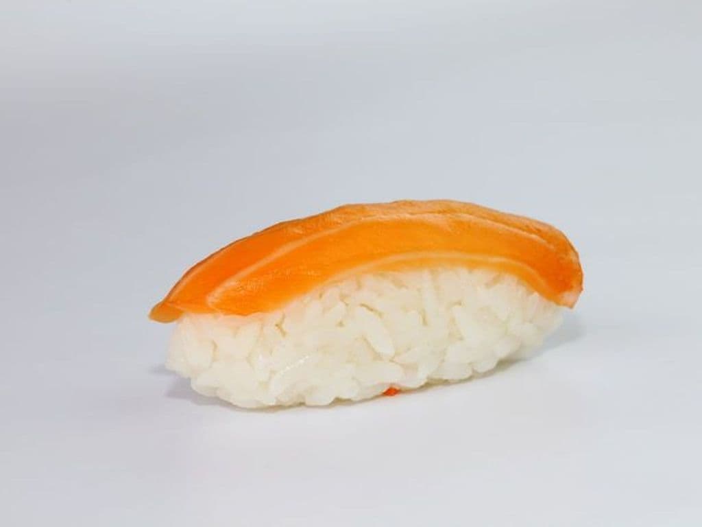 C4.Salmon Sushi(1pc)