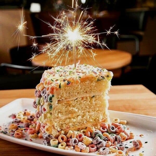 CONFETTI CAKE