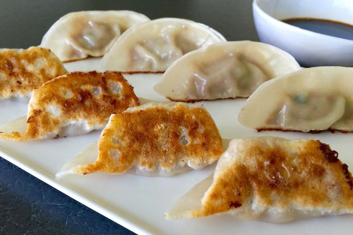 Pan fried dumplings 煎饺(8 pcs)