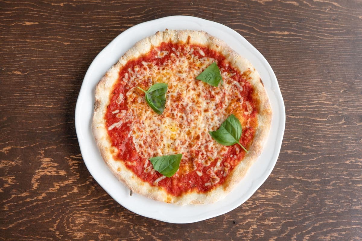 Extra grande pizza marinara / Extra Large Marinara Pizza