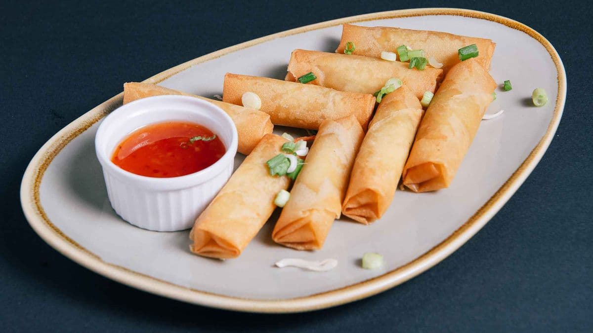 Veg spring Roll (8 pcs )