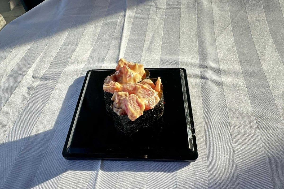 Spicy Tuna Sushi (2pcs)