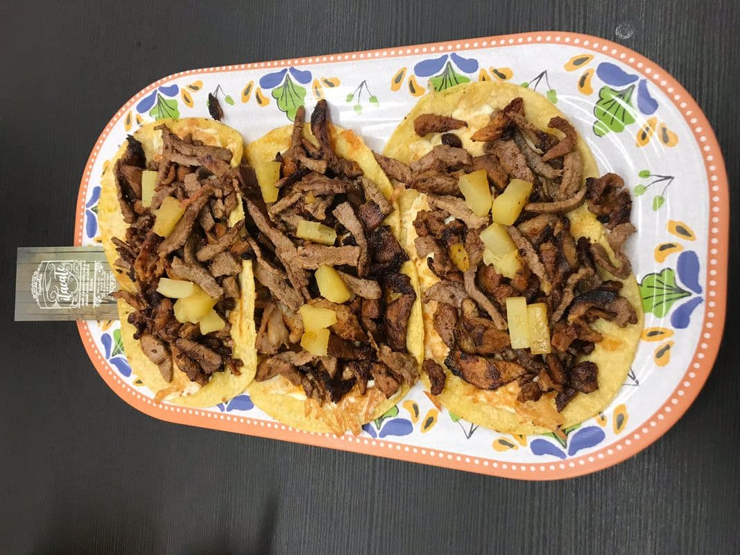 Pastor Con Chorizo Y Queso