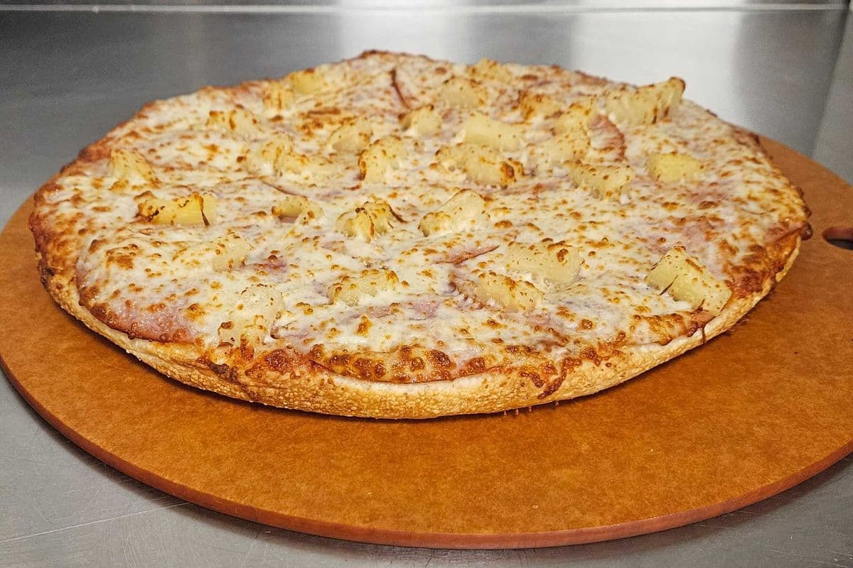 Medium Hawaiian
