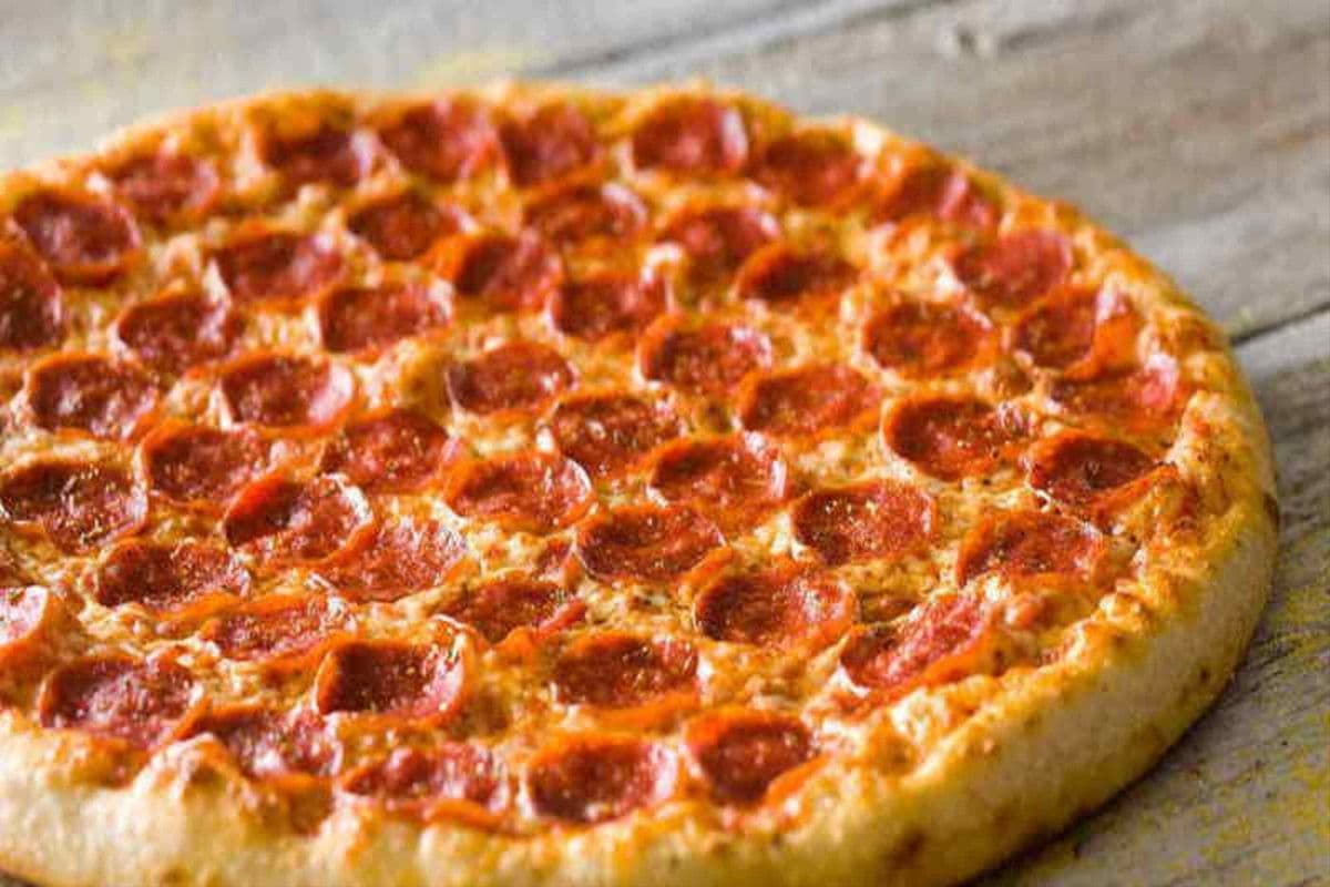 Medium Toni Pepperoni Pizza