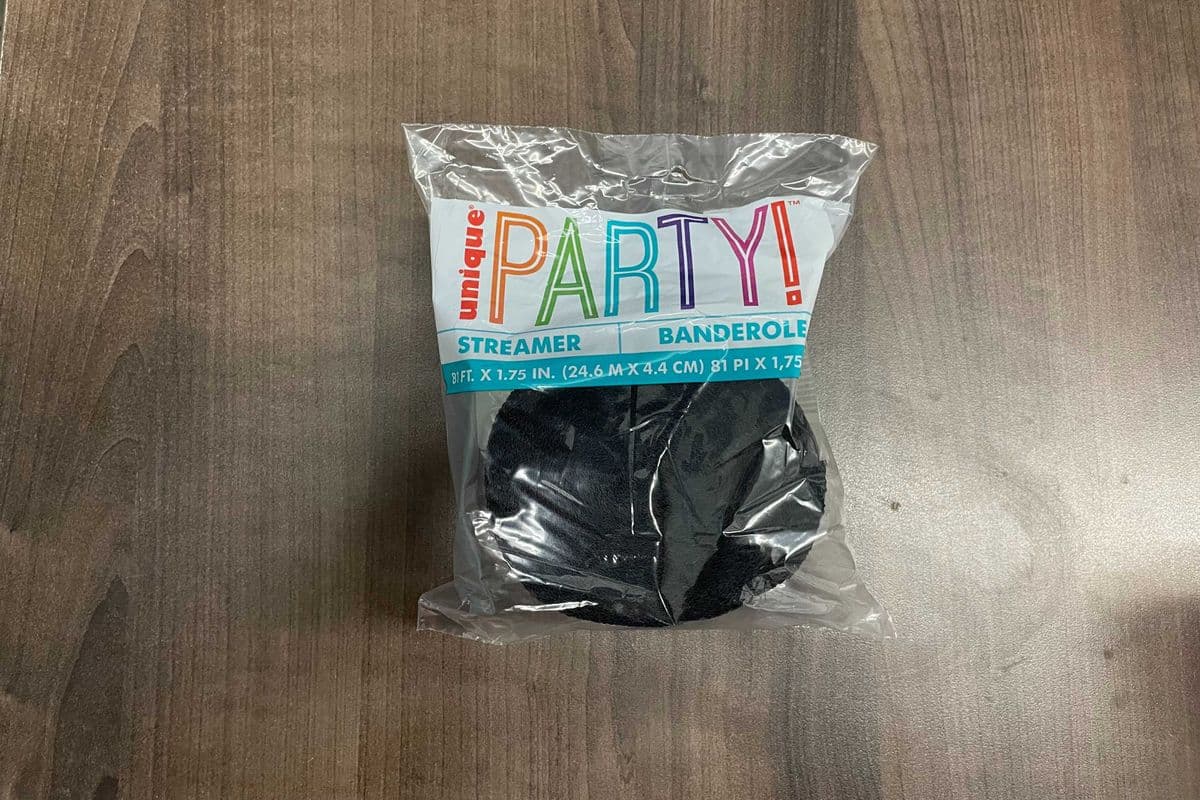 Streamer Black Crepe (81ft)