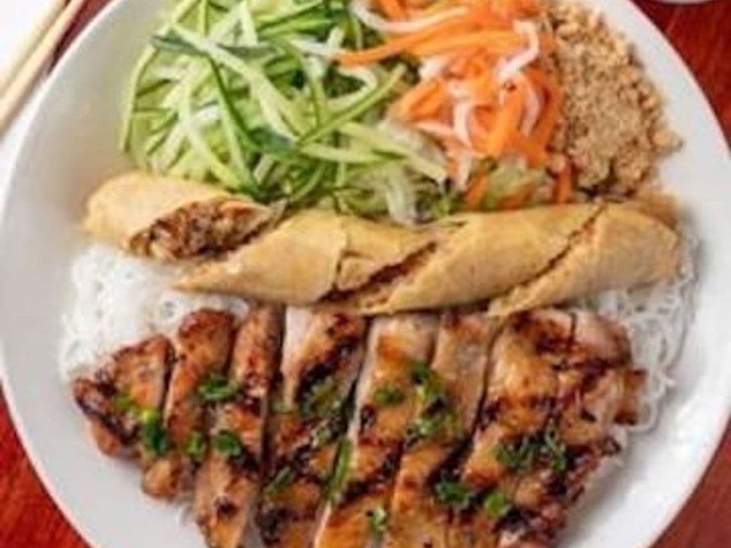 Com Ga Nuong Cha Gio