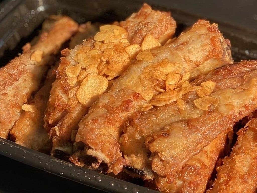 608 Fried Pork Ribs w/Garlic