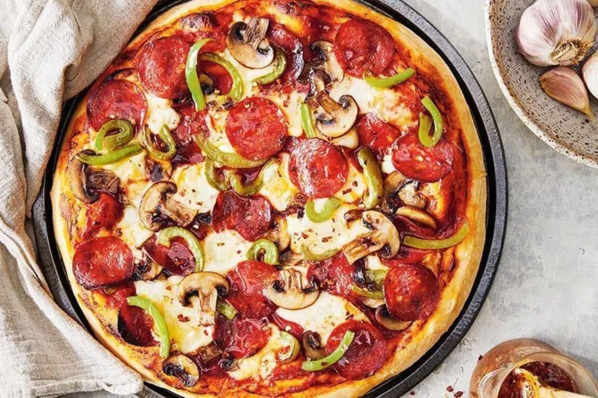 12" Medium Deluxe Pizza
