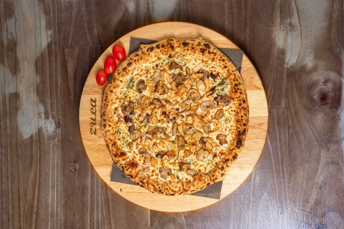 Zula Buffalo Chicken Pizza (12 Inch Aioli)