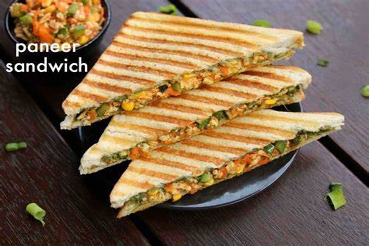 Veg Grilled Sandwich (Paneer)