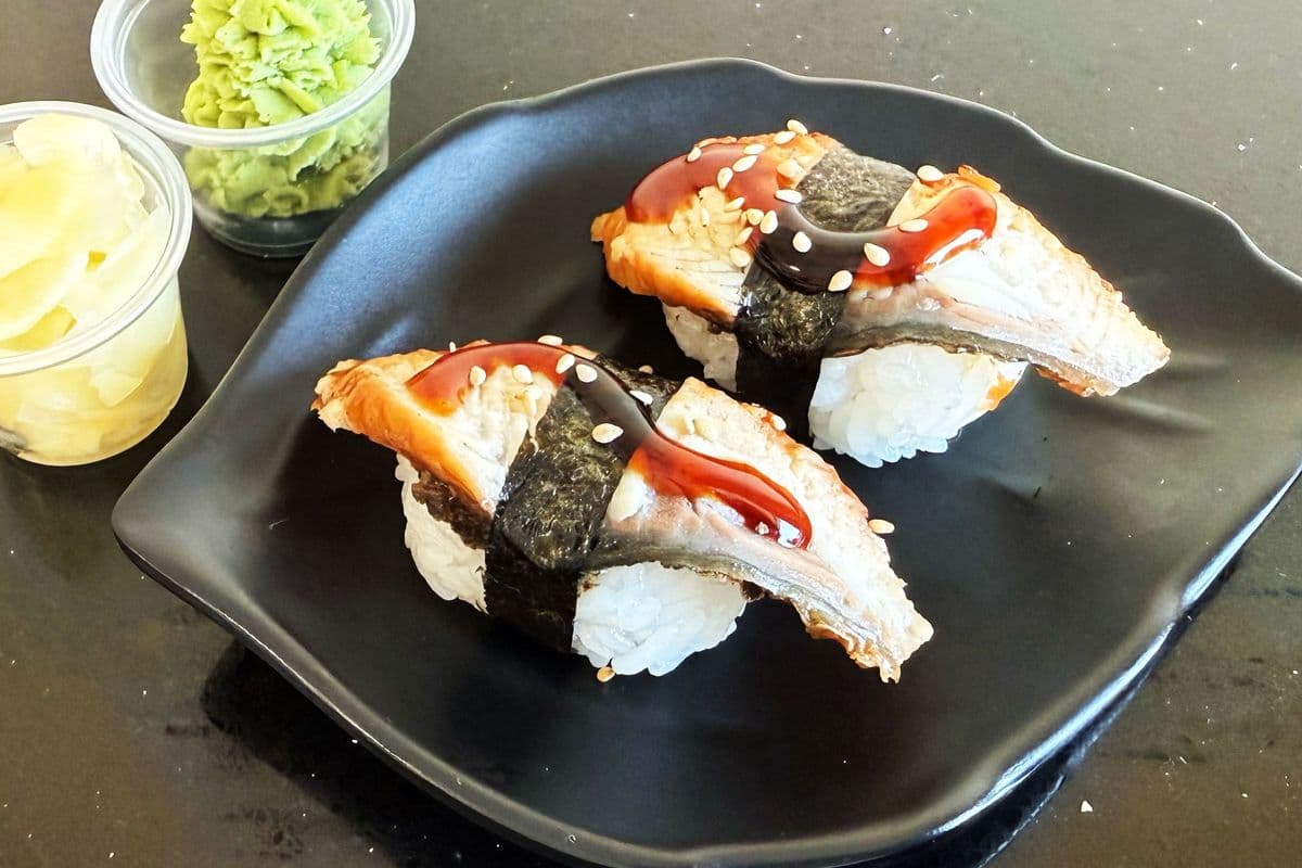 T4. BBQ Eel Sushi (2 pc)