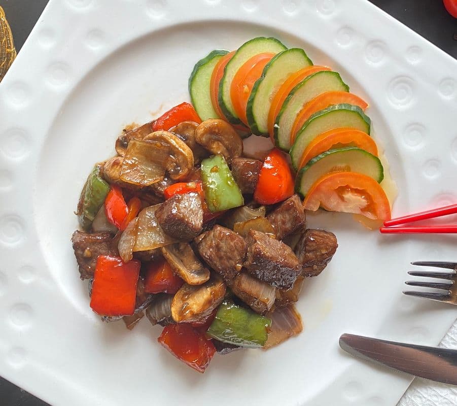 BD1. Sauteed Beef Cubes with Mushroom