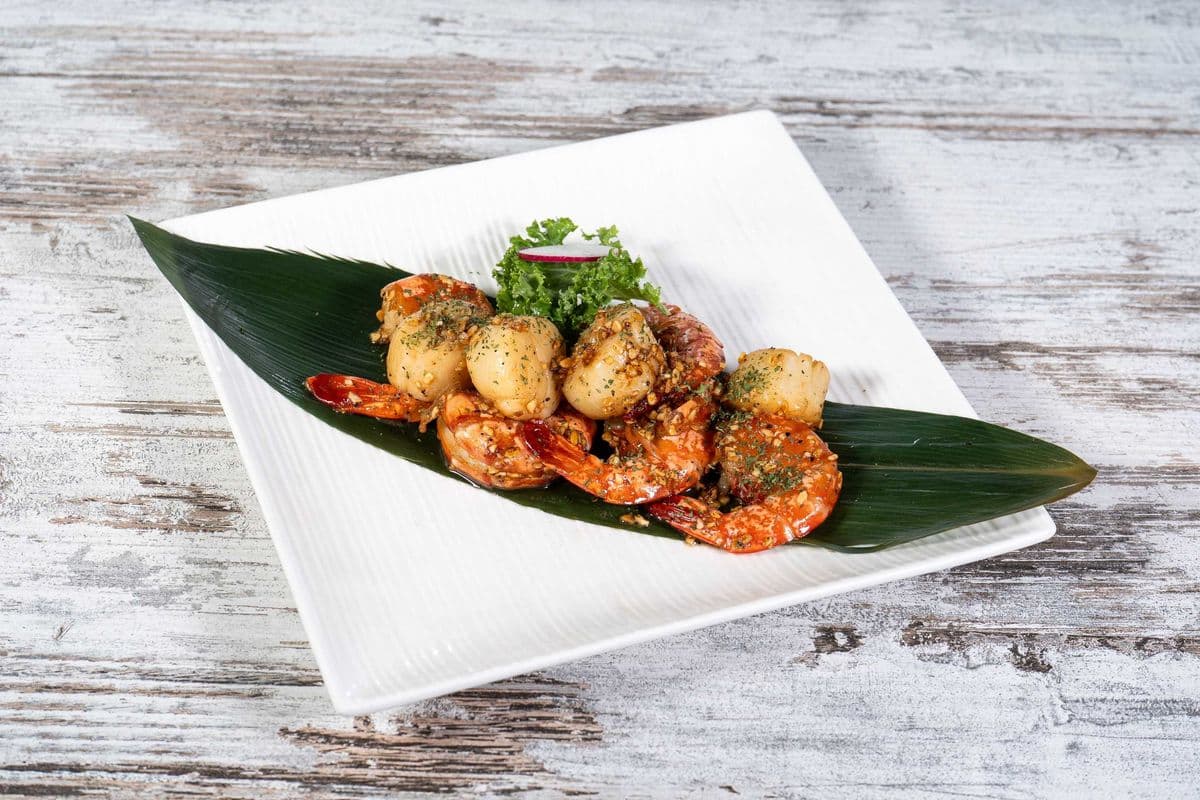 Ub43 Garlic Tiger Shrimps and Scallops / 蒜香牛油老虎虾和带子