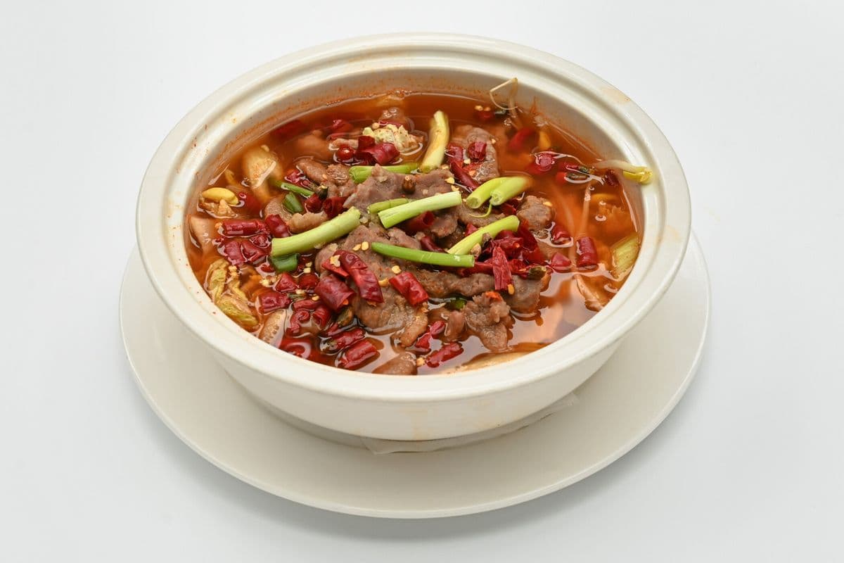 B1. Szechuan Broth Braised Beef 水煮牛肉片
