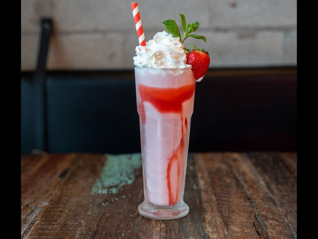 LAIT FRAPPE FRAISE/ STRAWBERRY MILKSHAKE
