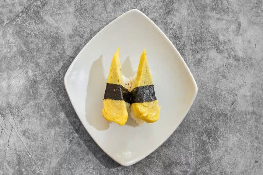 16. Tamago nigiri