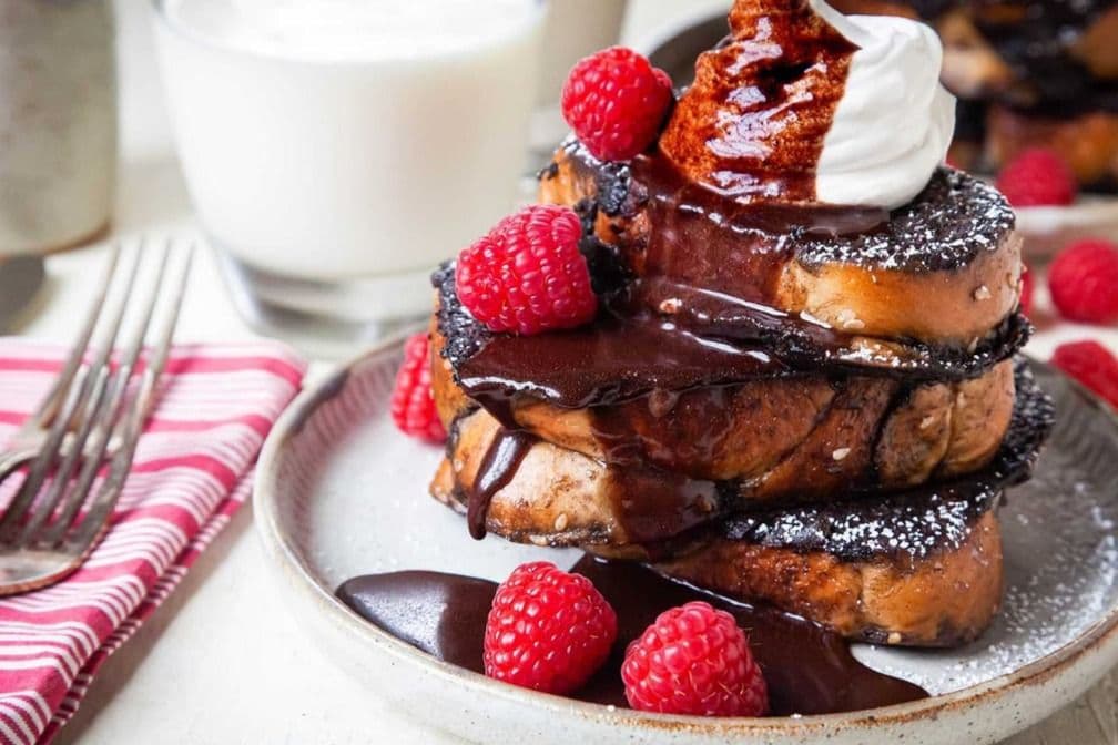 Pains Dorés Fruits des champs Crème Anglaise et Chocolat / Wildberries, English Cream and Chocolate French toast