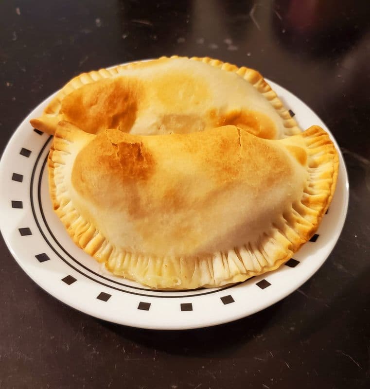 Empanadas de Queso (Cheese Empanadas)
