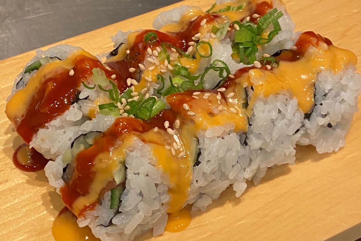 Spicy Tuna Roll with Green Onions