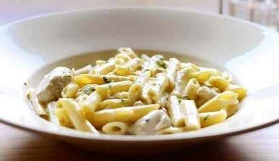 ALFREDO TAGLIATELLE & CHICKEN