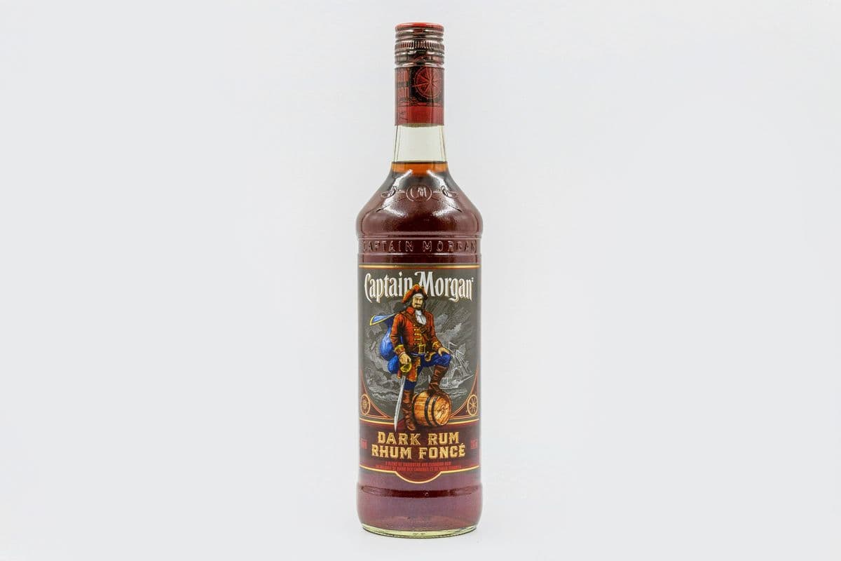 Captain Morgan Dark Rum (1 x 750 ml)
