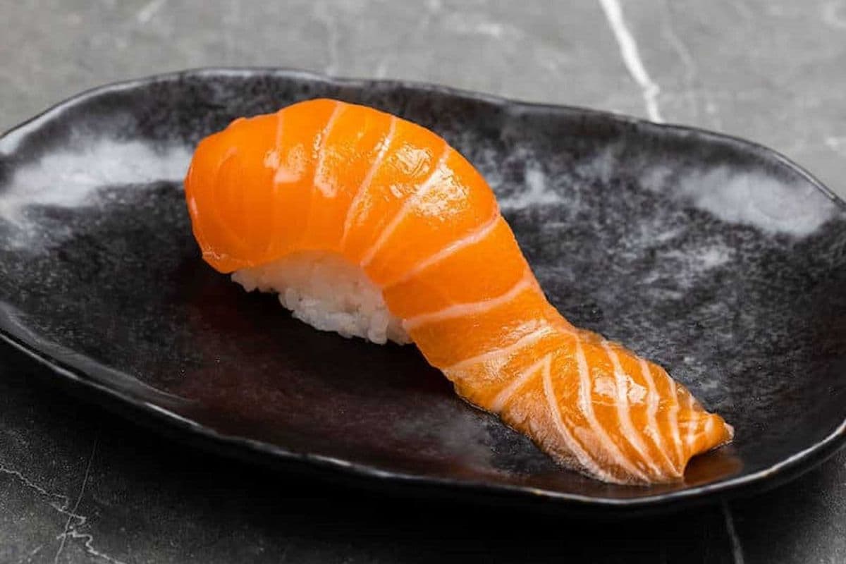 Salmon Nigiri Sushi (1 Pc)