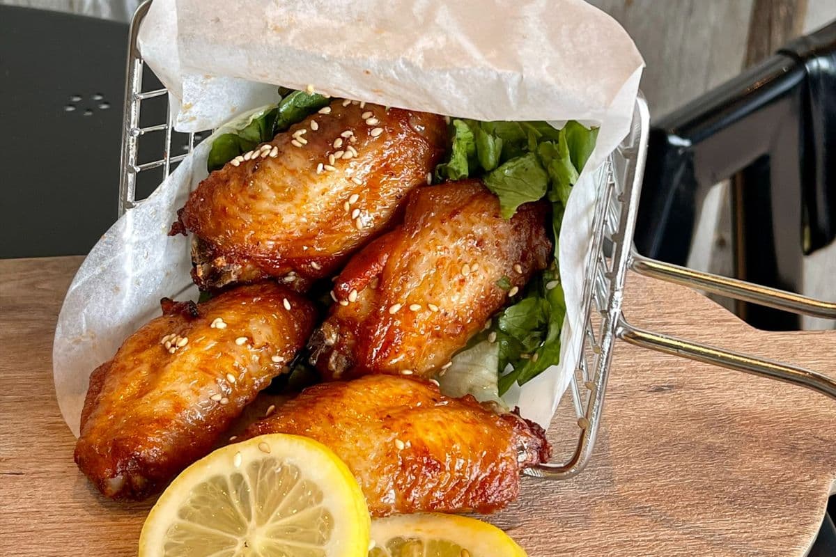 Win Win Wings