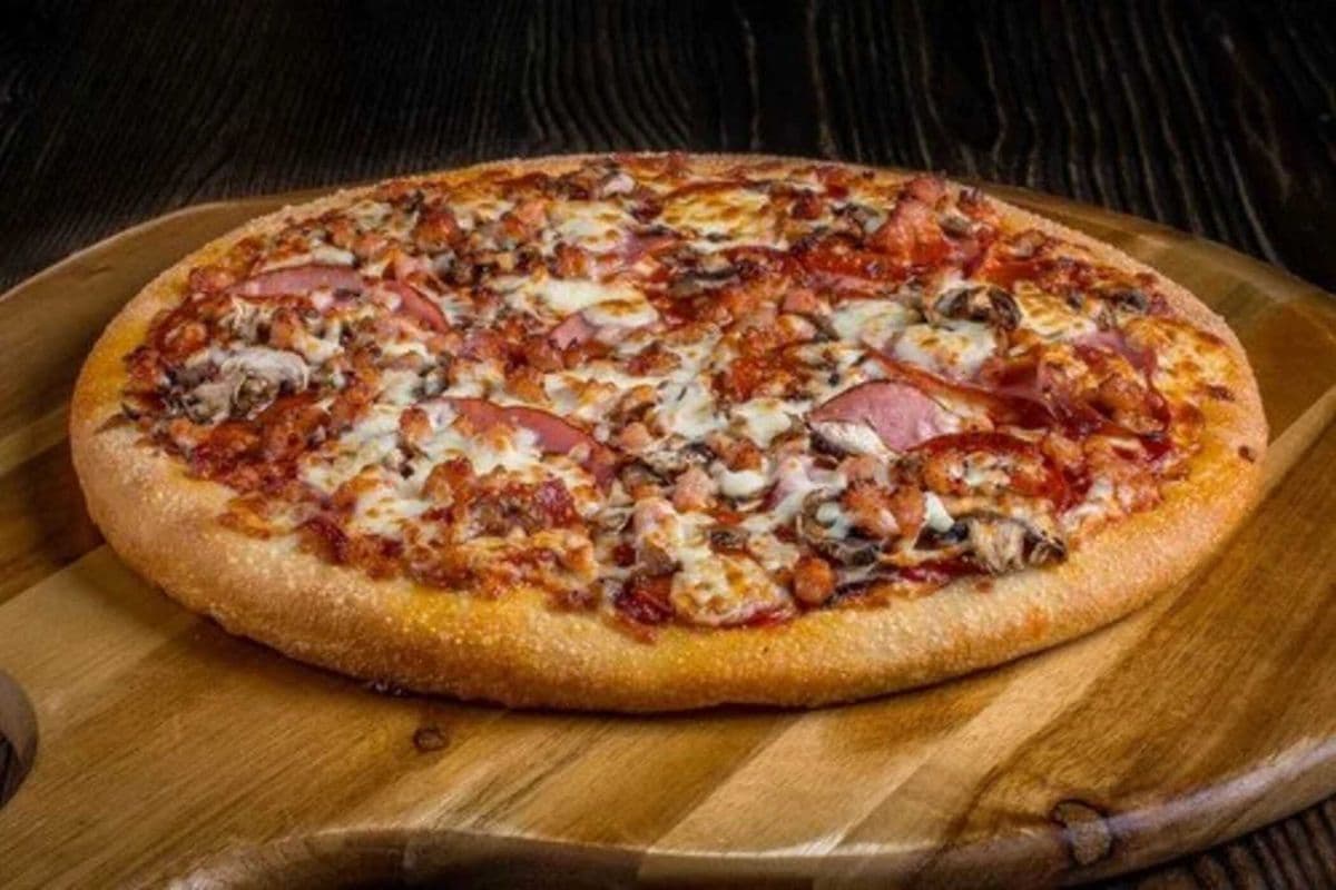 10" Canadian Eh! Pizza