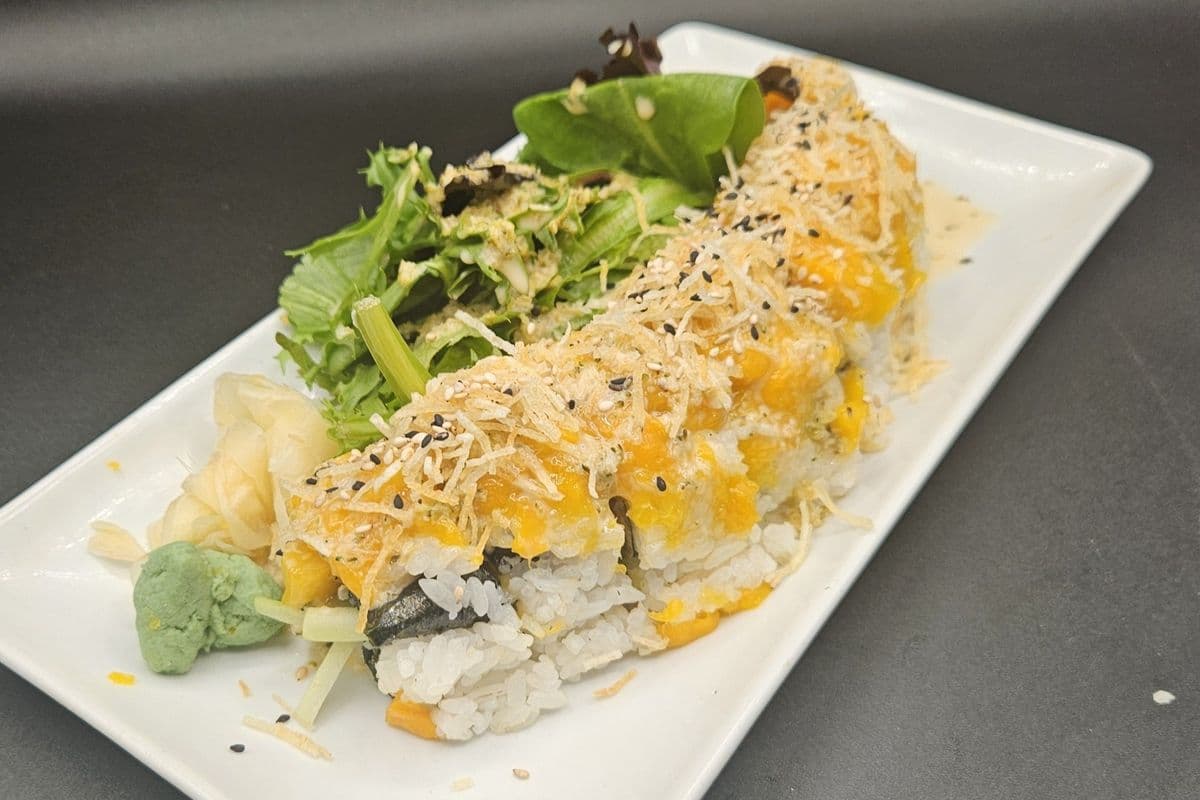 Mango Green Roll (6 pcs)