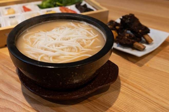 Beef ribs flavor Rice Noodle / 牛骨清汤米线
