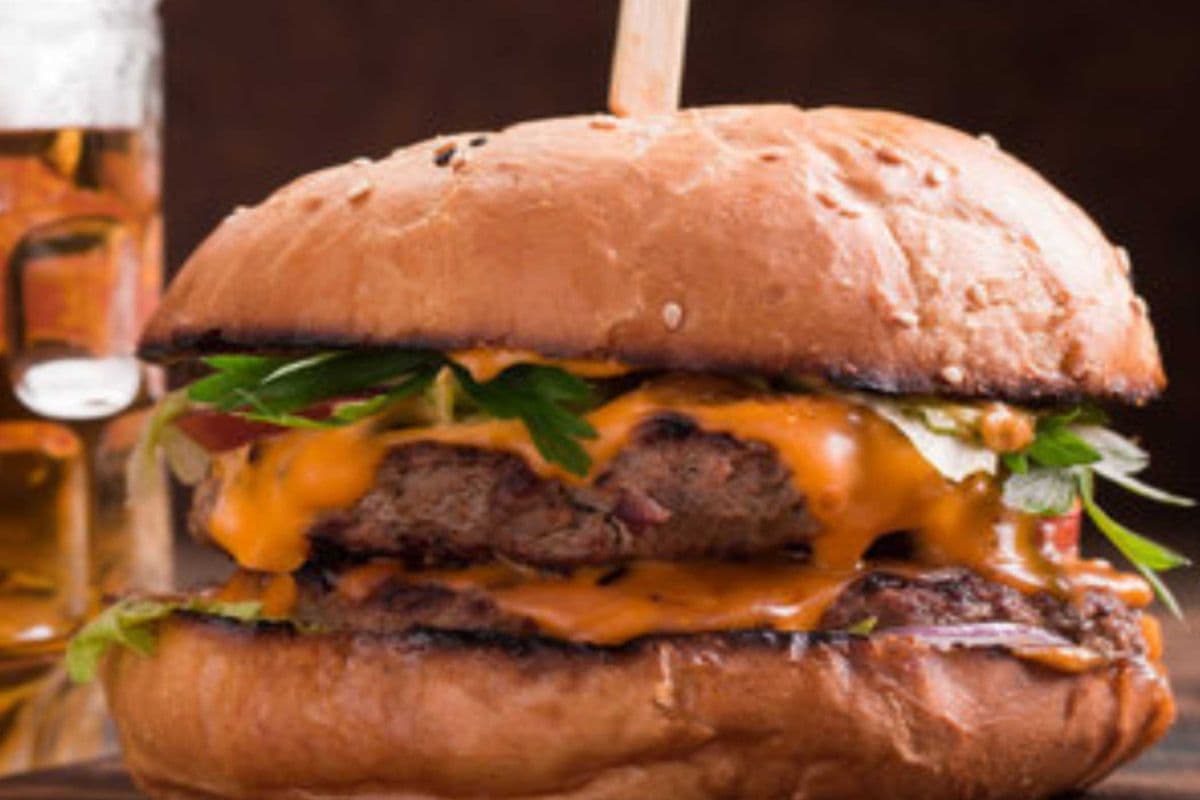 Classic Burger Saturdays (1 Patty)