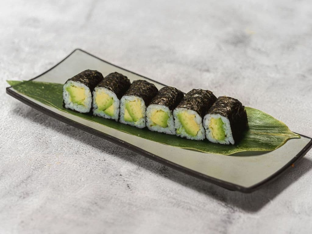 V07 Avocado Roll (6pcs)