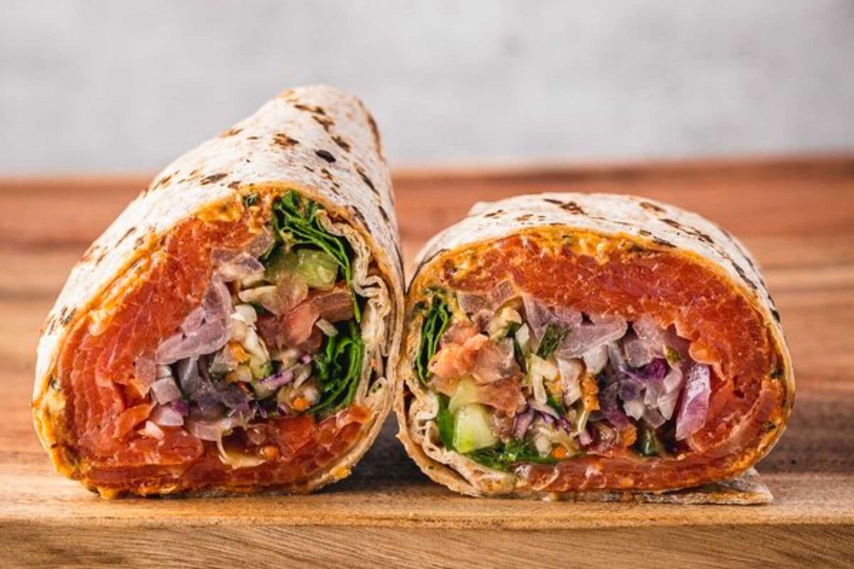 SMOKED SALMON WRAP