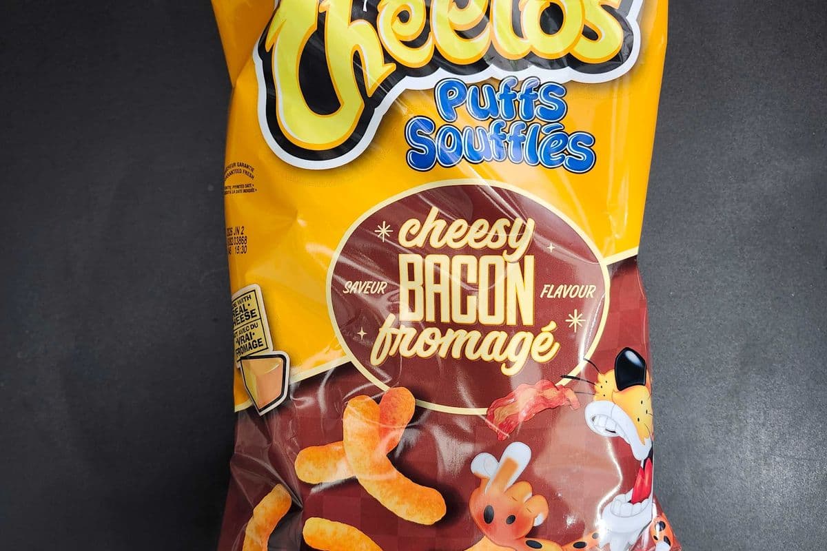 Cheetos soufflés Bacon Fromage / Cheetos puffs Cheesy Bacon