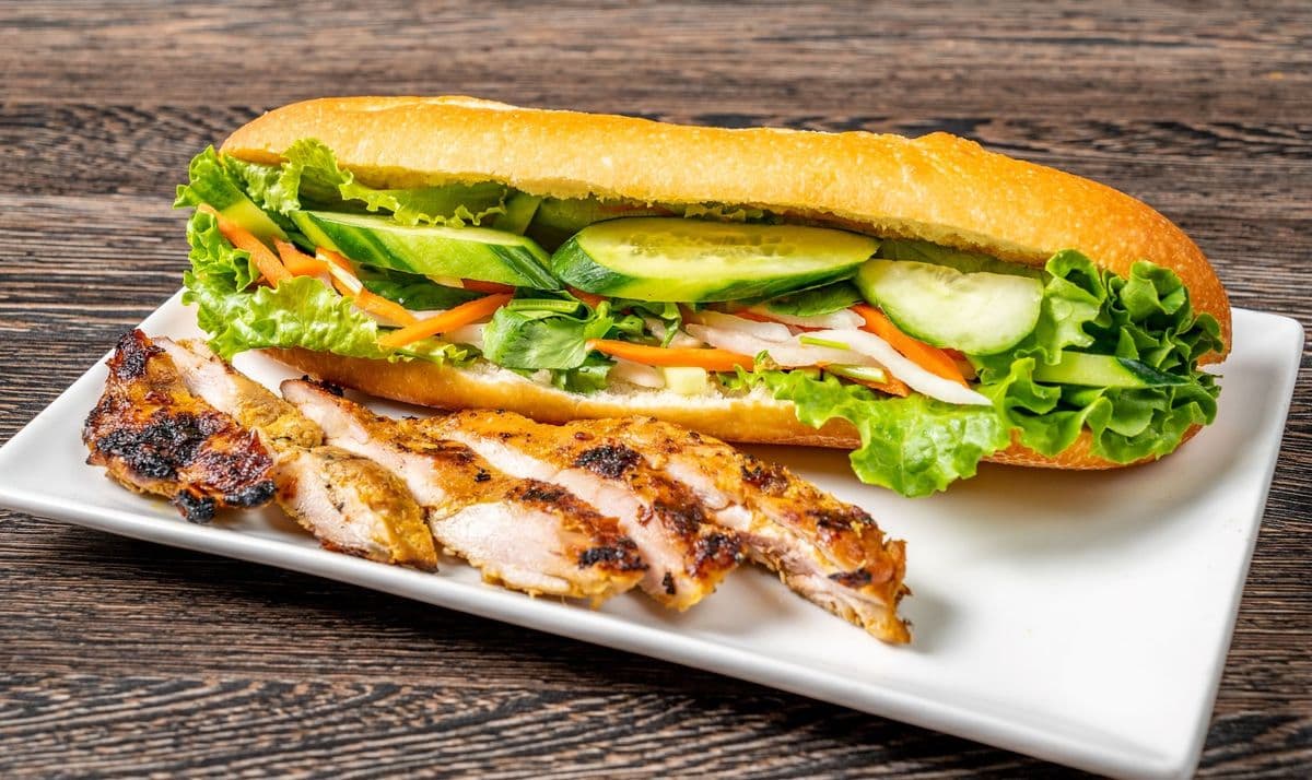 M1. Grilled Chicken Bread w/ Pop - OO