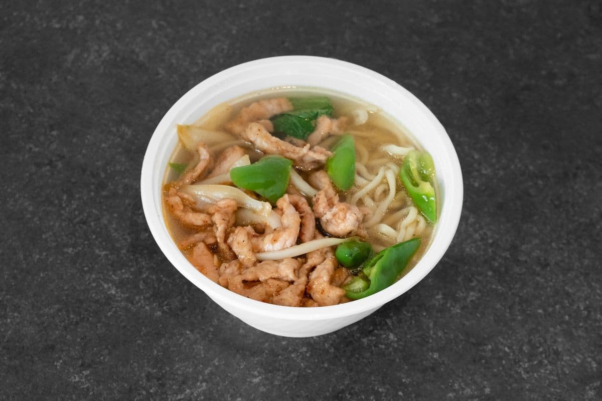 D4. Shredded Pork with Spicy Pepper 尖椒肉丝湯面 / 米線