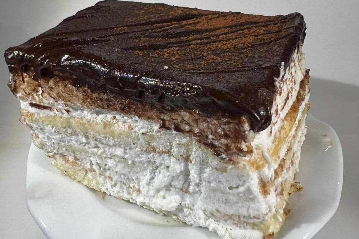 Vanilla Chocolate Mini Square Cake( One Piece)