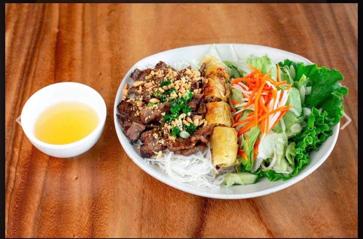 B5. Grilled Pork, Beef, or Chicken with Spring Roll on Vermicelli Bowl