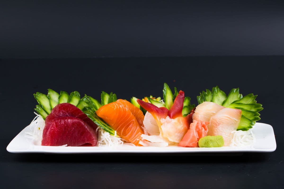 12. Sashimi Appetizer (8 pcs)
