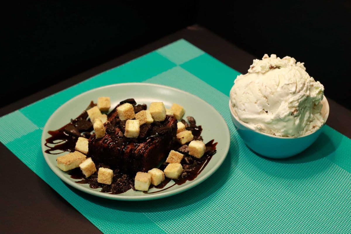 Oreo Overload Extravaganza – Brownie Delight