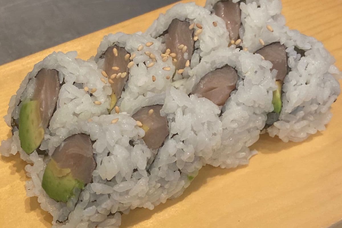 Tuna Avo Roll