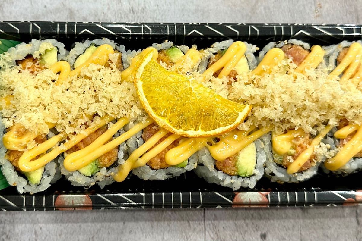 Spicy Tuna Roll (8pc)