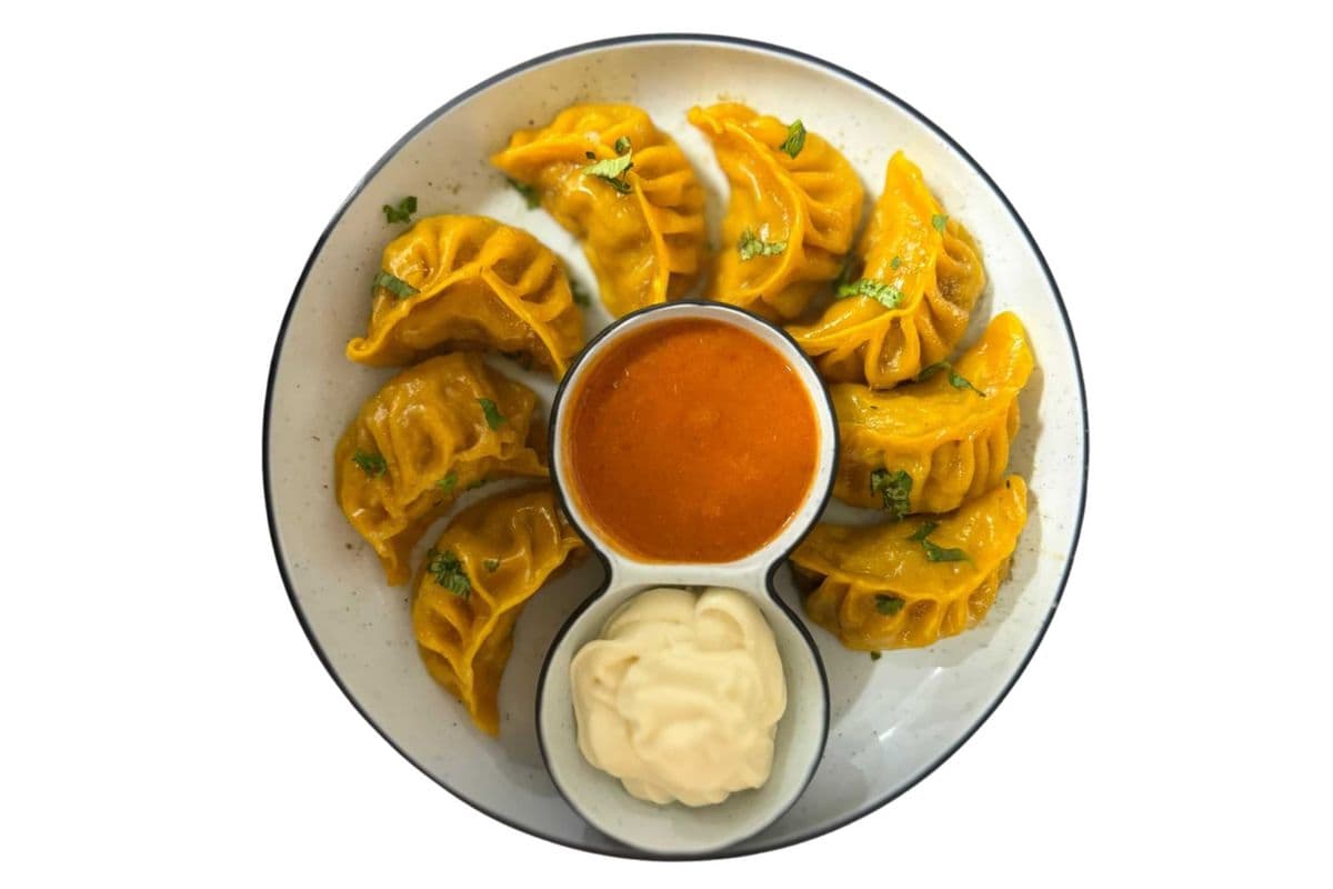 Steamed Chicken Momos (8Pcs)