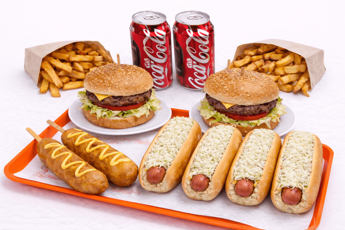 2 CheeseBurgers, 2 Pogo, 4 Hot-Dogs, 2 Frite et 2 Boisson
