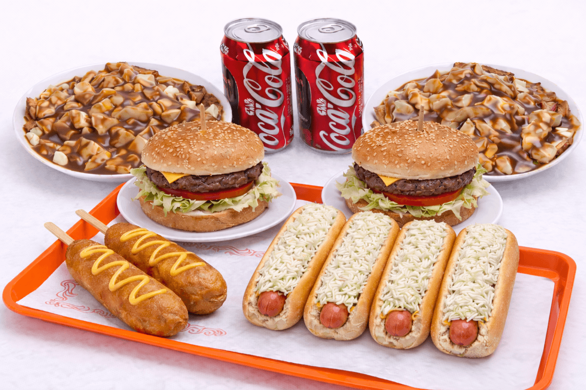 2 CheeseBurgers, 2 Pogo, 4 Hot-Dogs, 2 Poutine et 2 Boisson